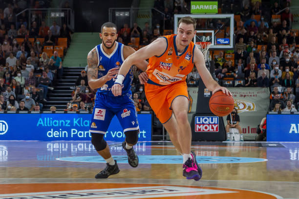 网球发展潜 网球发展潜